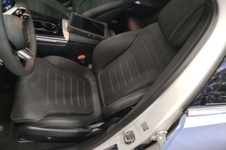 奔驰C级 2024款 改款 C 260 L 运动版局部细节19