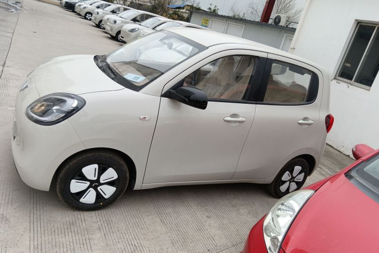 五菱汽车 宏光MINIEV 2025款 四门版 进阶款车身外观4