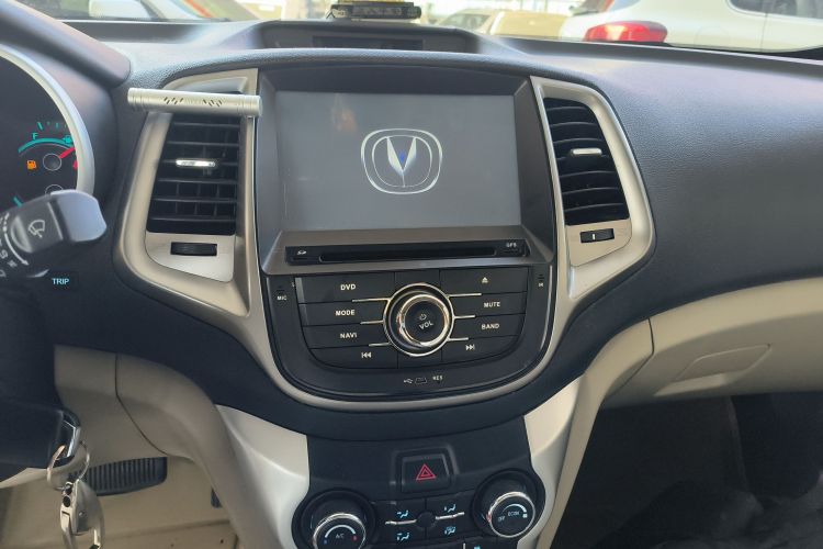 长安 逸动 2014款 1.6L 自动豪华型局部细节16