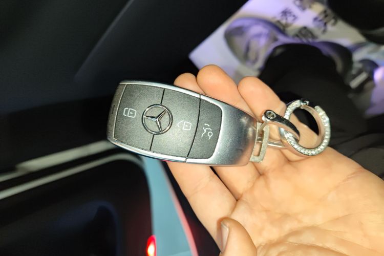 奔驰C级(进口) 2020款 改款 C 260 旅行轿车中控内饰7001