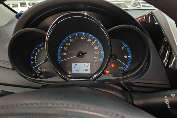 丰田 威驰FS 2017款 1.5L CVT锋驰版中控内饰14