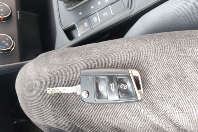 大众 朗逸 2023款 1.5L 自动得逸版中控内饰7001