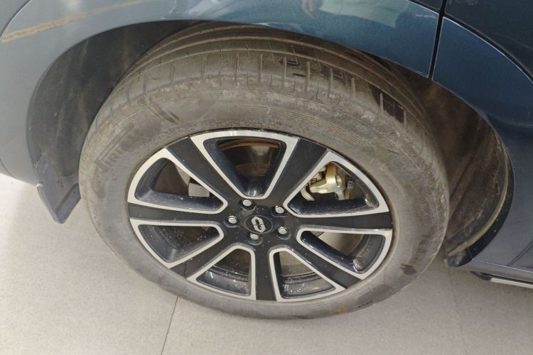 鸿蒙智行 问界M7 2024款 1.5T 四驱Plus版 5座车身外观6008