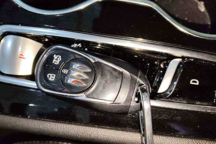 别克 君威 2024款 25T 超享版中控内饰11