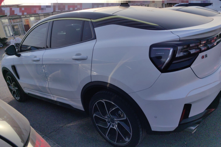 领克05 2020款 2.0TD 两驱耀Halo车身外观4