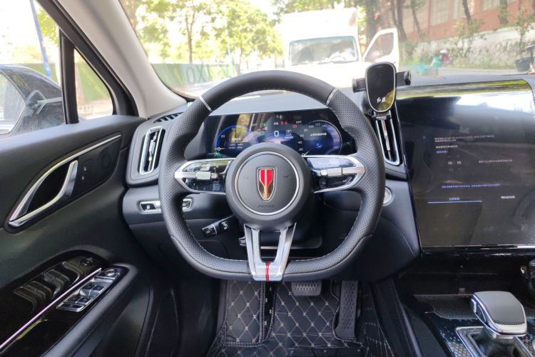 红旗HS3 PHEV 2025款 117km 劲为版中控内饰13