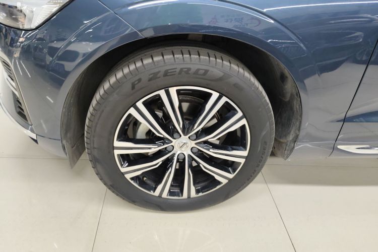 沃尔沃XC60 2022款 B5 四驱智远豪华版车身外观6007