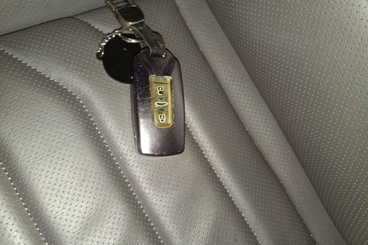 大众 途锐 2022款 3.0TSI 锐享版 曜黑运动套装中控内饰11