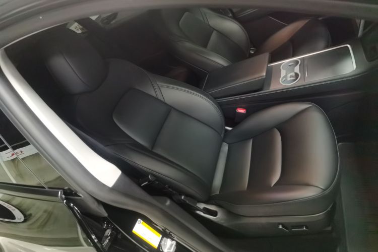 特斯拉 Model Y 2024款 后轮驱动版局部细节41