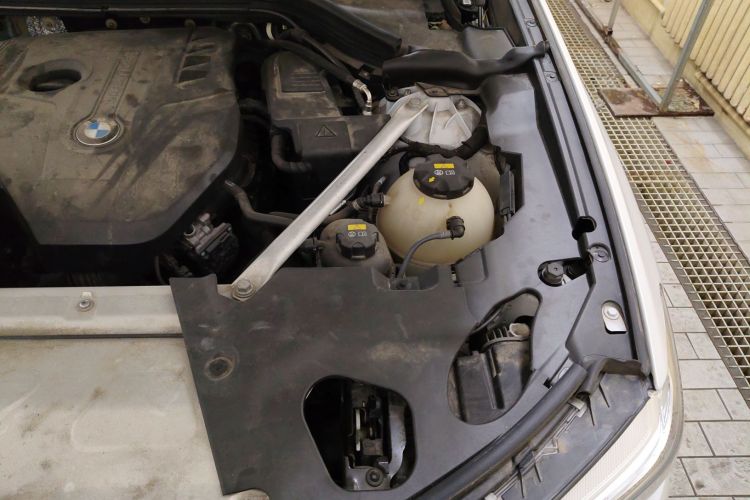 宝马X3 2020款  xDrive28i M运动套装机舱底盘26