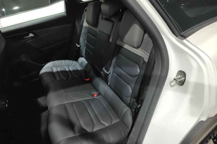 雪铁龙 凡尔赛C5 X 2023款 1.6T 享不凡中控内饰21