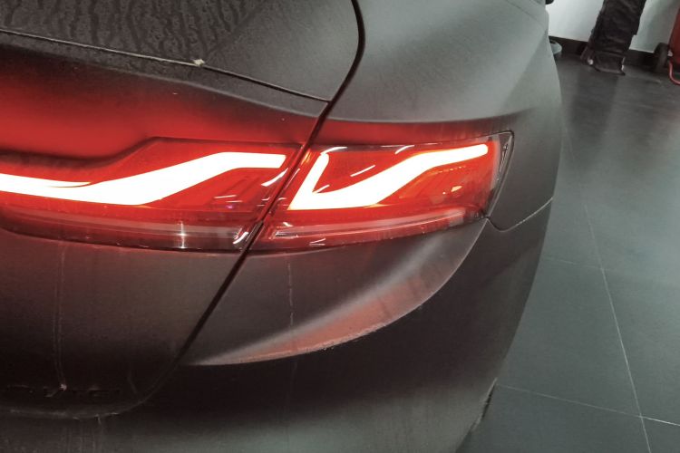 名爵 MG7 2023款 2.0T 自动猎美奢享版车身外观9