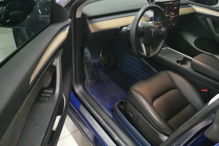特斯拉 Model Y 2022款 后轮驱动版中控内饰7003