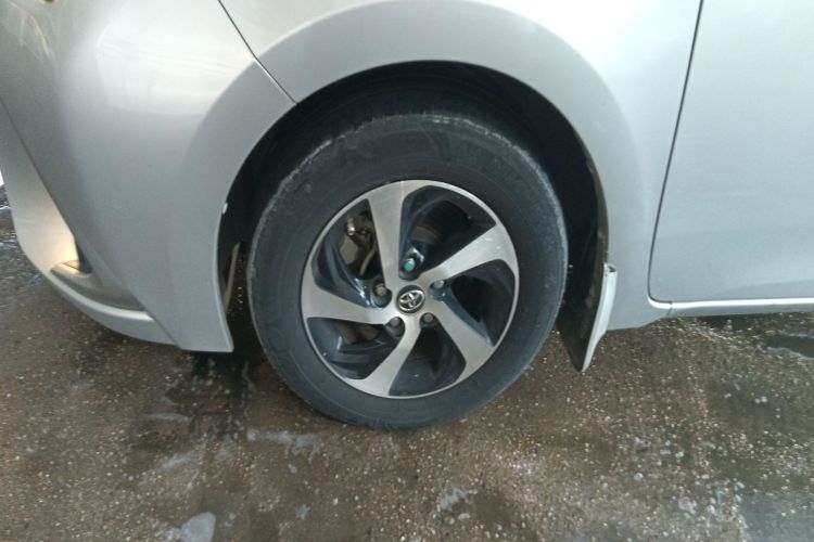 丰田 雷凌 2017款 改款双擎 1.8H GS E-CVT精英天窗版 国V车身外观6007