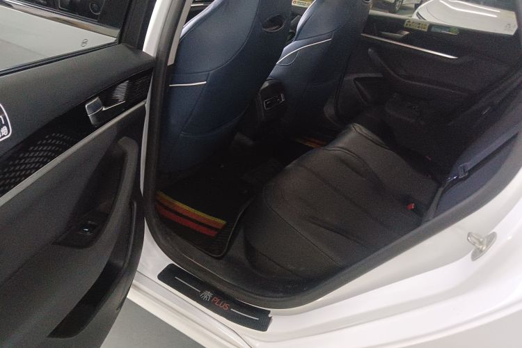 比亚迪 秦PLUS 2021款 EV 420KM 出行版中控内饰21