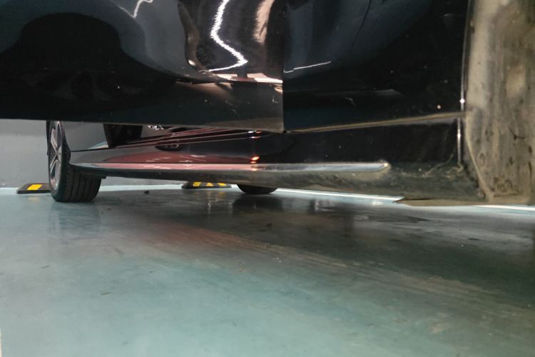 奔驰E级 2019款 E 260 L 运动型局部细节9001