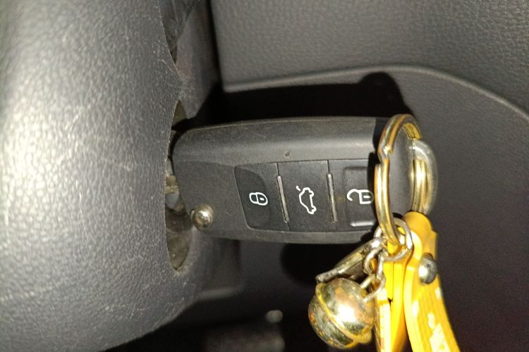 大众 高尔夫·嘉旅 2016款 230TSI 自动进取型中控内饰11