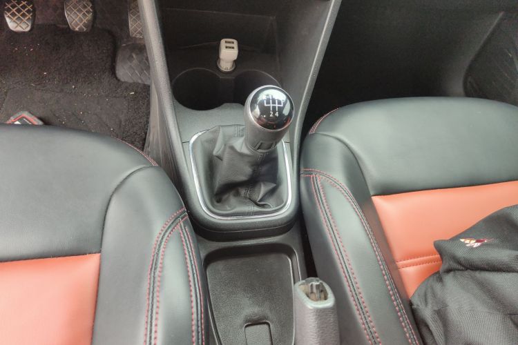 大众 Polo 2016款 1.4L 手动风尚型中控内饰18