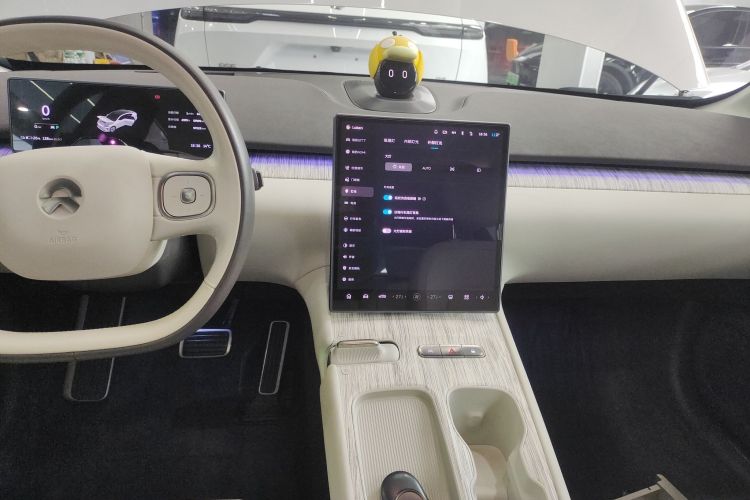 蔚来ET7 2022款 75kWh中控内饰16