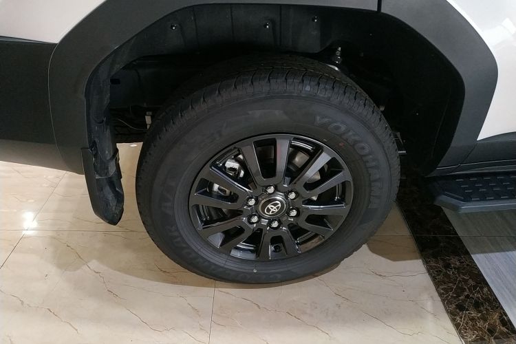 丰田 普拉多 2025款 2.4T 穿越BX版 5座车身外观56