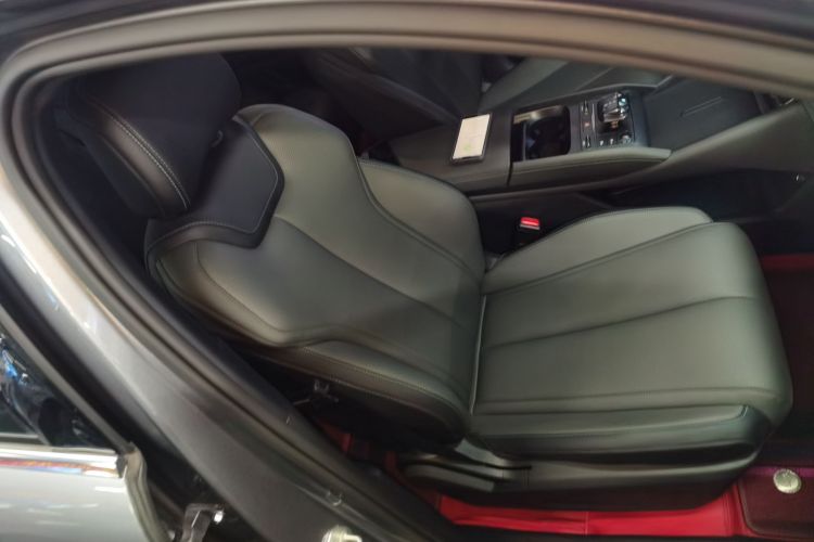 比亚迪 秦L 2024款 DM-i 120KM领先型局部细节41