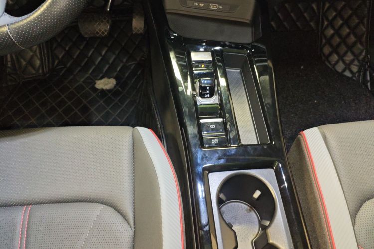 大众 2024款 凌渡L 280TSI DSG炫辣版局部细节18