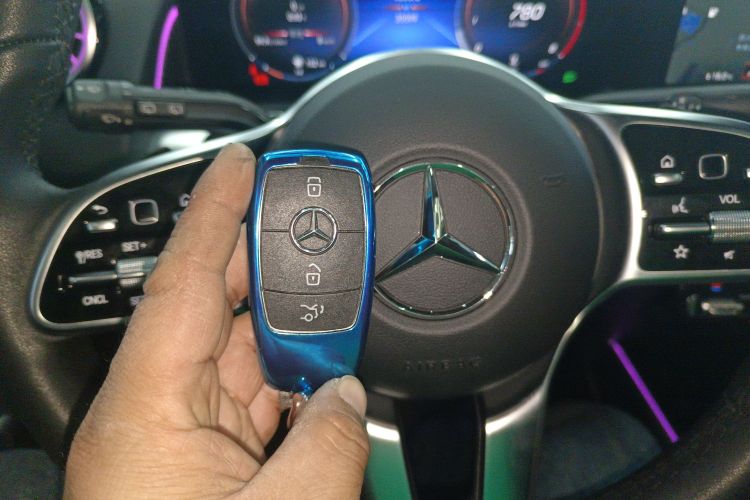 奔驰GLB 2023款 GLB 220 时尚型中控内饰7001