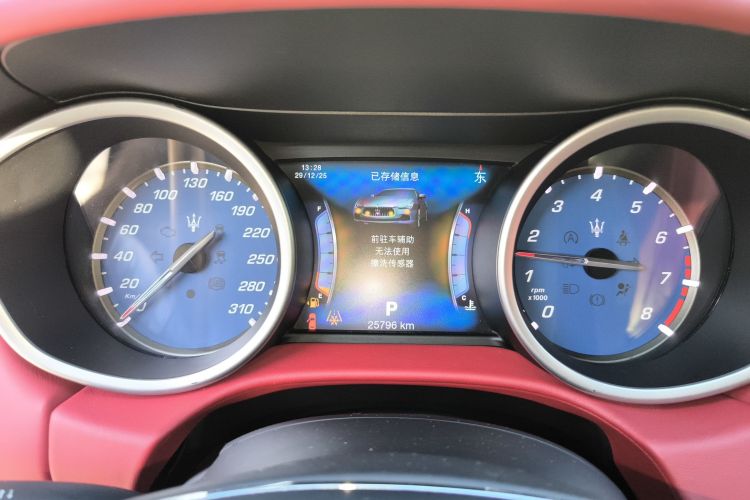 玛莎拉蒂 Ghibli 2017款 3.0T 标准版中控内饰14