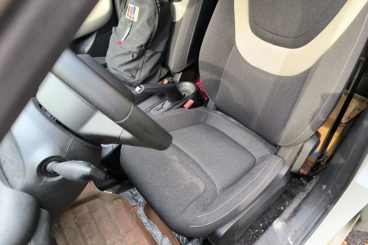 五菱汽车 五菱缤果 2023款 203km 轻享款中控内饰19