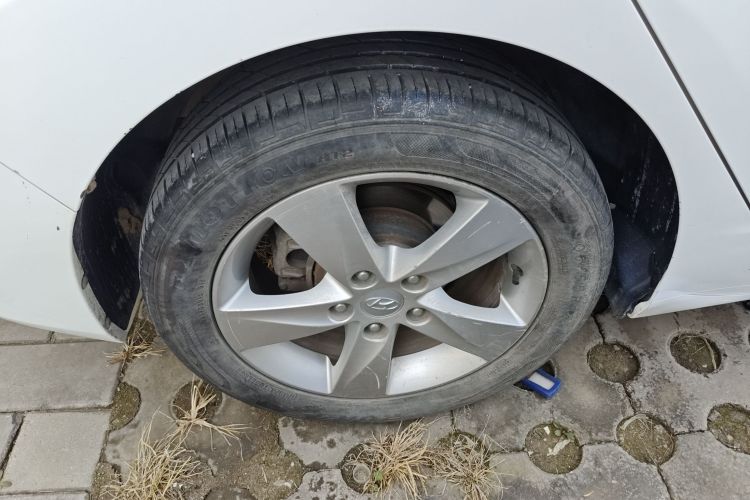 现代 朗动 2013款 1.6L 自动领先型车身外观6002