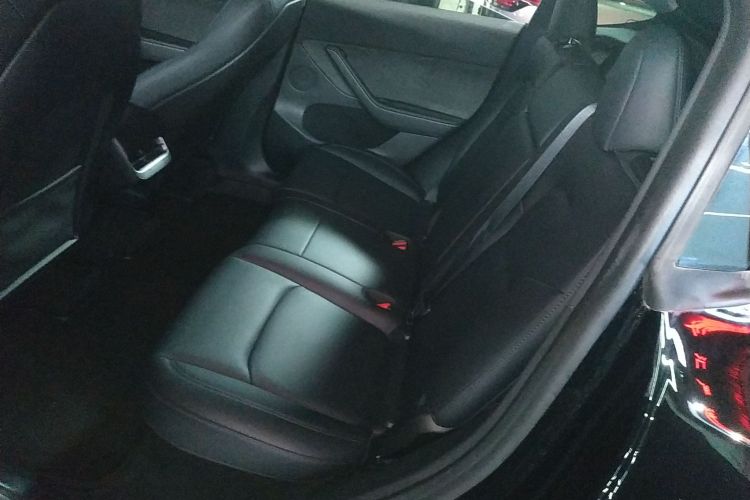 特斯拉 Model Y 2022款 改款 后轮驱动版中控内饰21