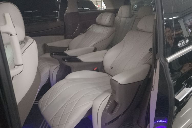 腾势D9 2023款 DM-i 945 公务版中控内饰21