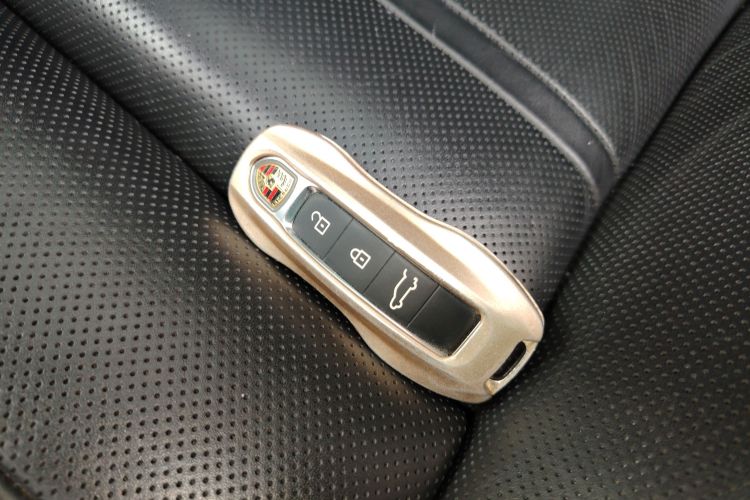 保时捷 Cayenne新能源 2019款 Cayenne E-Hybrid 2.0T中控内饰7001