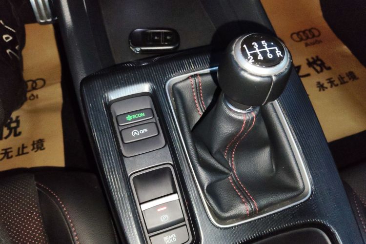本田 思域 2023款 HATCHBACK 240TURBO 手动极劲版中控内饰18