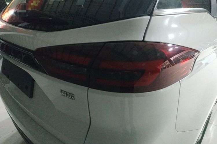 吉利汽车 博越 2021款 1.8TD DCT两驱亚运舒适版车身外观9