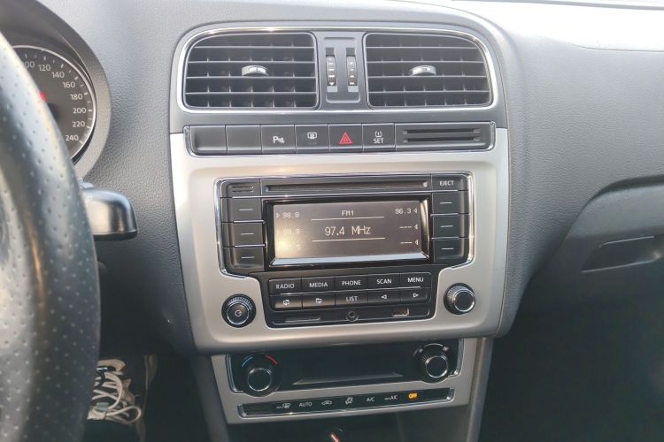 大众 2014款 1.6L Cross Polo 自动中控内饰16