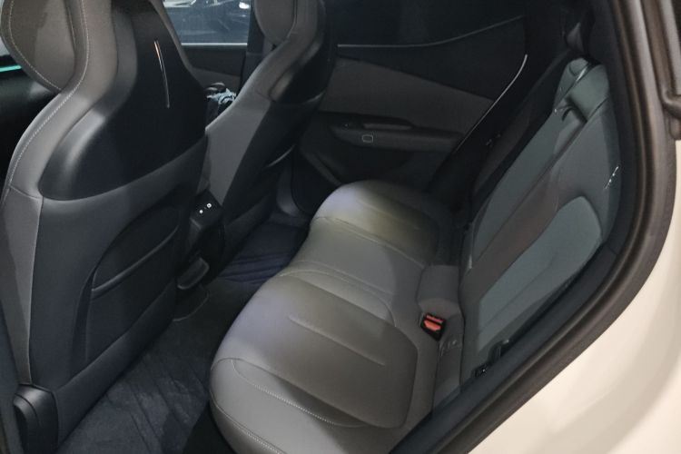 领克Z20 2025款 530km 后驱Pro中控内饰21