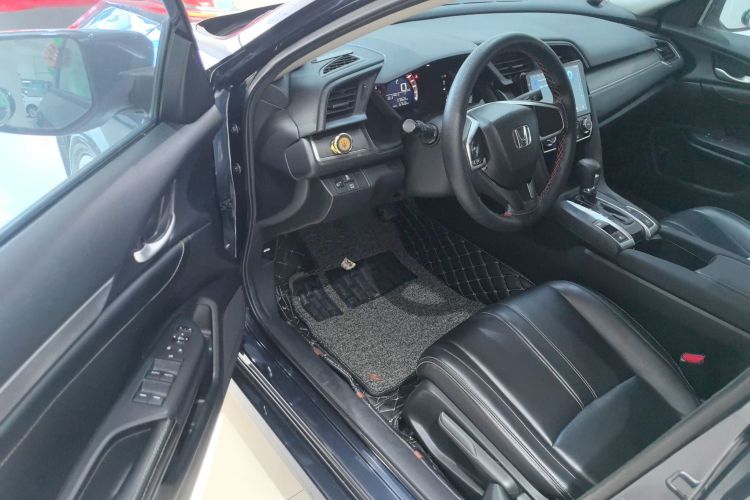 本田 思域 2016款 180TURBO CVT舒适版中控内饰20