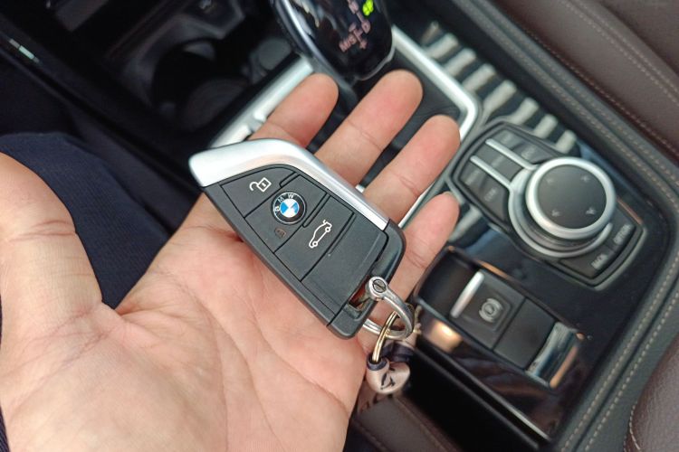 宝马1系 2021款 改款 120i M运动曜夜版中控内饰7001