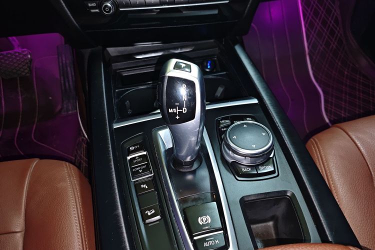 宝马X5(进口) 2015款 xDrive28i中控内饰18