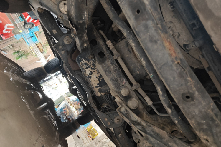 五十铃 瑞迈 2018款 2.8T经典版两驱豪华款加长货厢JE493ZLQ5F局部细节9008