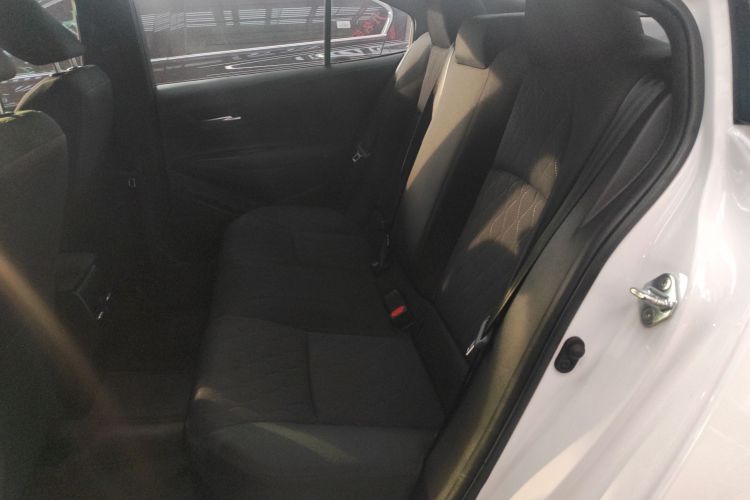 丰田 卡罗拉 2023款 1.8L 智能电混双擎 精英版中控内饰21