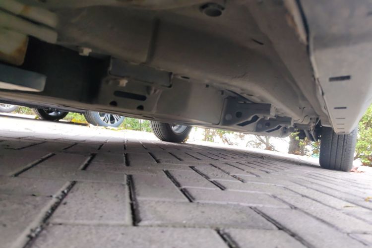 哪吒汽车 哪吒V 2022款 潮 400 Lite局部细节9004