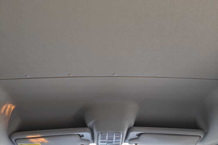 上汽大通MAXUS 新途V80 2021款 2.0T AMT经典傲运通短轴中顶5/6座中控内饰22