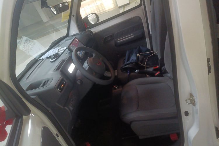 五菱汽车 五菱之光新能源 2025款 201km 舒适型中控内饰20