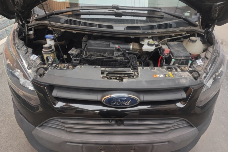 福特 全顺 2019款 2.0T柴油多功能商用车短轴低顶6座国VI局部细节24