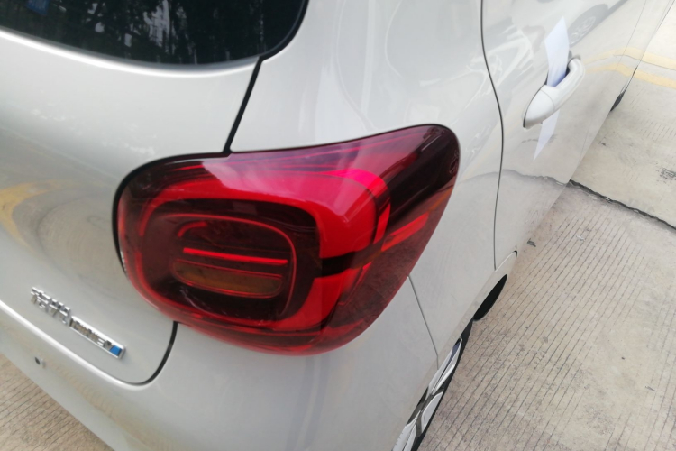 五菱汽车 宏光MINIEV 2025款 四门版 进阶款车身外观9