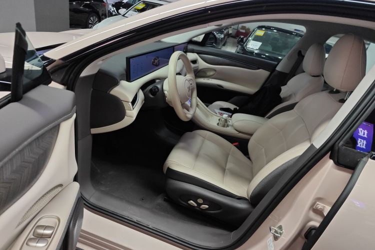 智己汽车 智己LS6 2025款 长续航灵蜥智享版中控内饰7003