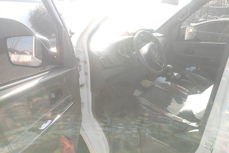 东风御风 御风EM26 2023款 标准版 41.472kWh 河南锂动中控内饰7003