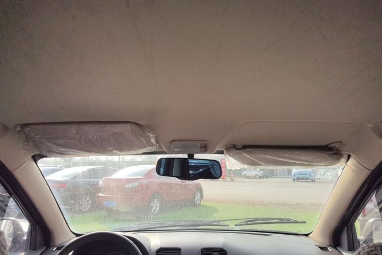 五菱汽车 五菱宏光 2015款 1.5L S 基本型国IV中控内饰22